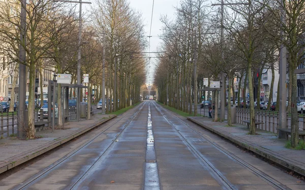 ANTWERP, BÉLGICA - 23 de DEZEMBRO de 2015: Transporte público em Antuérpia — Fotografia de Stock