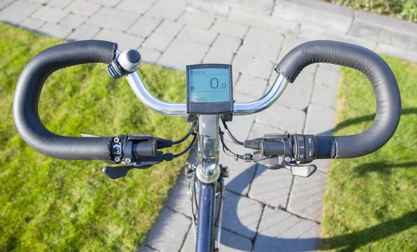 太陽の下で電動自転車 — ストック写真