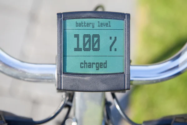 Elektro-Fahrraddisplay in der Sonne — Stockfoto