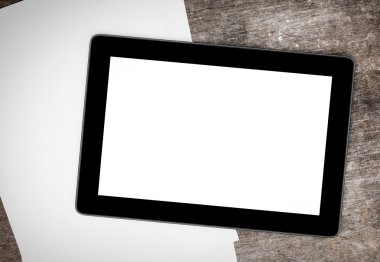 Ahşap masa üstünde tablet dokunmatik bilgisayar becerikli alet