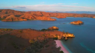 Pembe Plaj - Komodo Ulusal Parkı - Endonezya