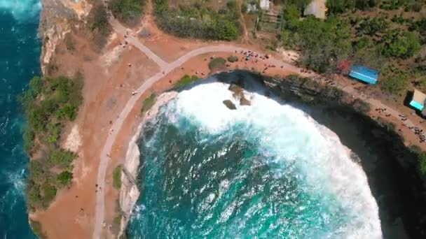 バリ島ヌサペニダ 壊れたビーチのランドマーク — ストック動画