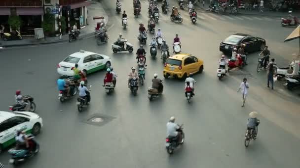 Trafiken i hanoi — Stockvideo