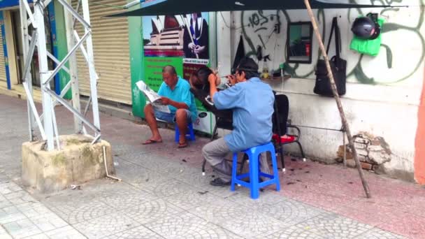 EAR Cleaner i Ho Chi Minh-staden — Stockvideo