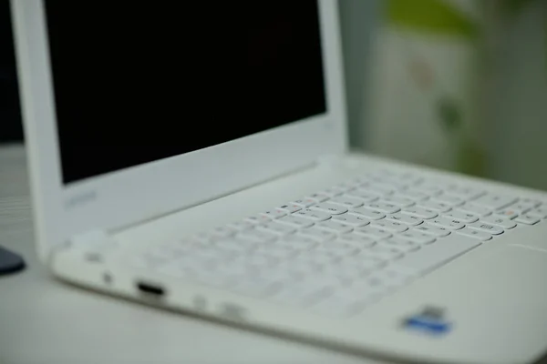 Laptop Pc biały — Zdjęcie stockowe