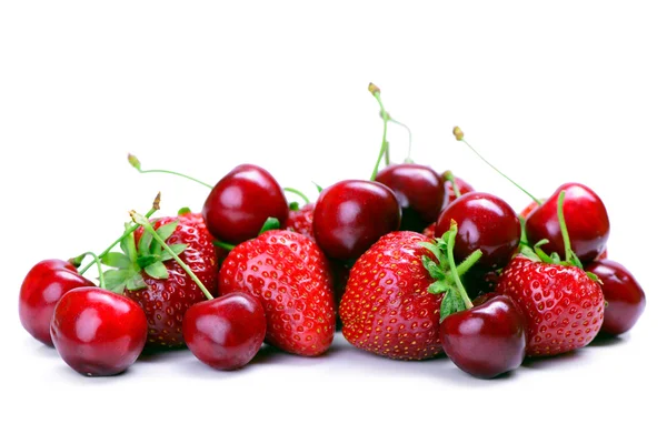 Erdbeeren und Kirschen — Stockfoto