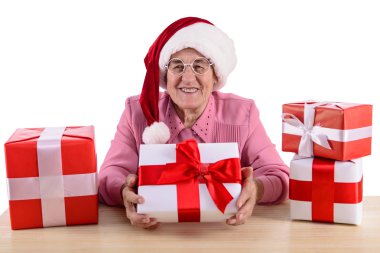 hediye kutusu ile yaşlı kadın