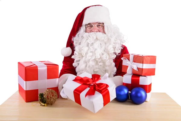 Papai Noel feliz com caixas de presente — Fotografia de Stock