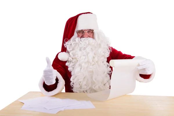 サンタクロースが手紙を読む — ストック写真