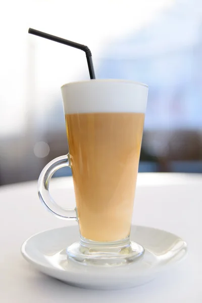 Latte Coffee mit Sahne — Stockfoto