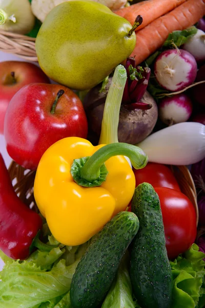 Различные спелые овощи — стоковое фото