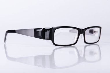 optik siyah gözlük