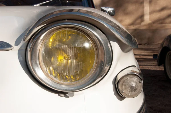 Headlight Old White Car Close — Stock Photo, Image