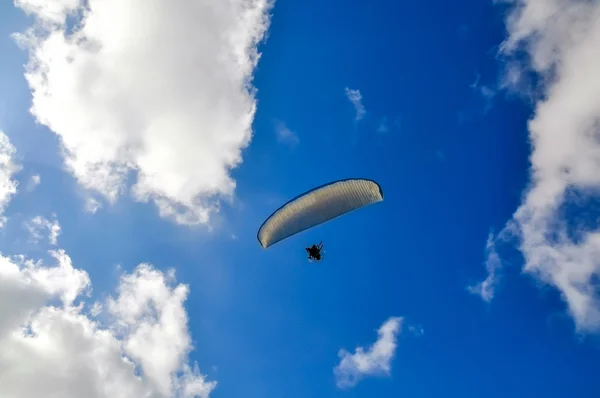 Segelflugzeug am Himmel — Stockfoto