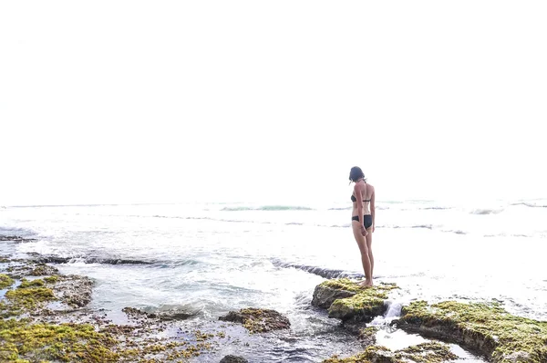 Mujer en el mar —  Fotos de Stock