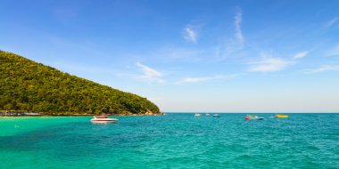 Tawaen Beach, Koh Larne deniz ve hız tekne görünümünden 