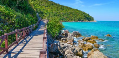 Ada, koh lan Adası'nda tropikal bir plaja İskelesi 