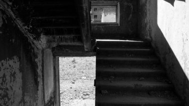 Rusya 'da terk edilmiş siyah ve beyaz kareler