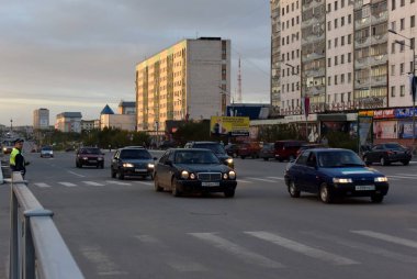 Rusya caddelerinde güneşli gün batımı