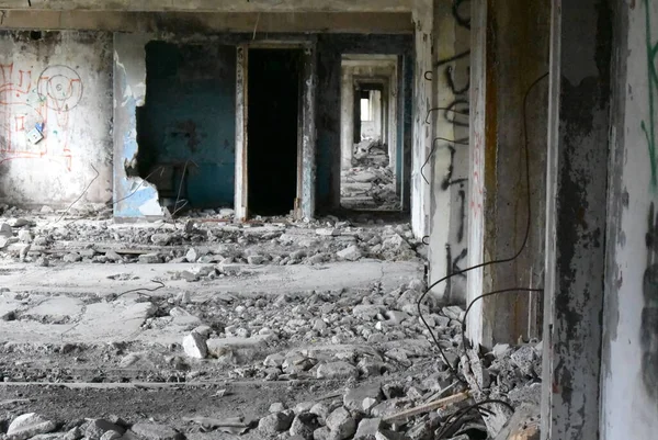 Terk edilmiş mimari terk edilmiş eski ikamet yerleri Kuzey Rusya 'da yılın bu zamanı