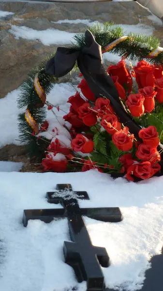 Monument över fallna gruvarbetare som bröt kol i norra Ryssland — Stockfoto