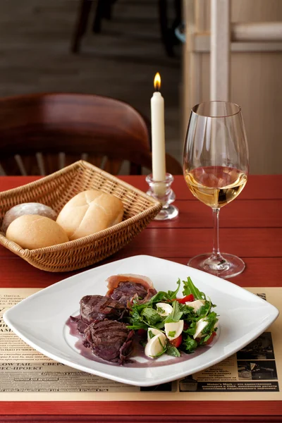 Grilled steak with bacon — Stock Photo, Image