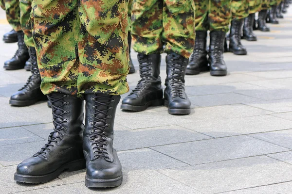 Soldiers standing in row — Stock Photo, Image