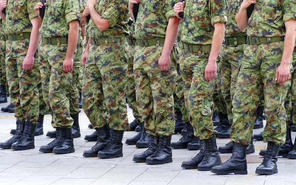 Militairen permanent in rijen — Stockfoto