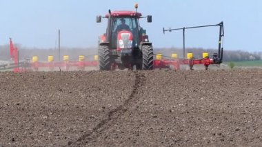traktör ve bitkileri Ekim mibzer