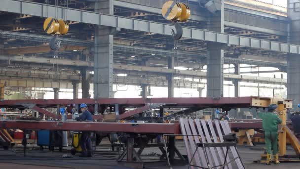 Usine pour la production de wagons — Video