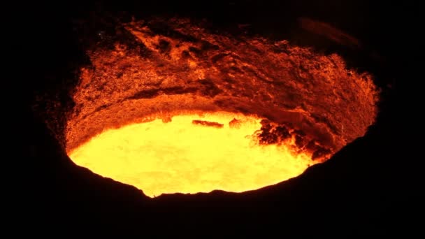 Fonderie, fonte dans les fours 