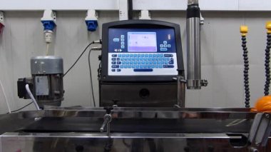 Üretim ve paketleme bologna sosis