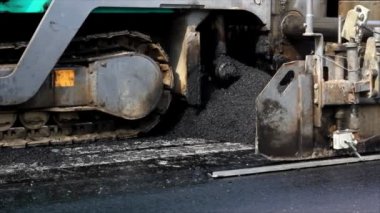 yol yapım paver asfalt