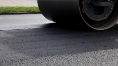 Yolda hareket asfalt fayans ustası