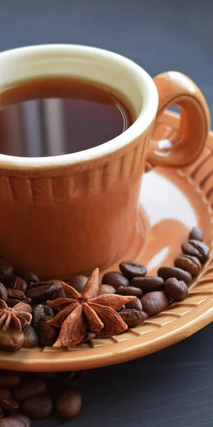 Frischer Aromatischer Kaffee Einer Tasse Auf Schwarzem Hintergrund — Stockfoto