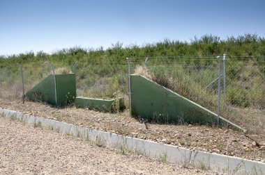 Kaçış rampaları içinde Leon eyaletinde bir yüksek hızlı tren