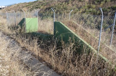 Kaçış rampaları içinde bir yüksek hızlı tren