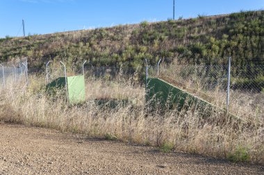 Kaçış rampaları içinde bir yüksek hızlı tren