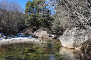 La Pedriza aracılığıyla ders boyunca nehir Manzanares