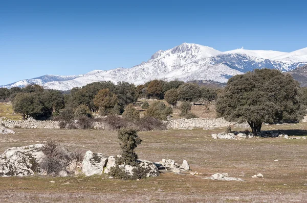 Utsikt över Guadarrama bergen — Stockfoto