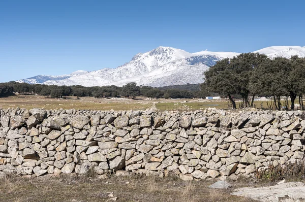 Utsikt över Guadarrama bergen — Stockfoto