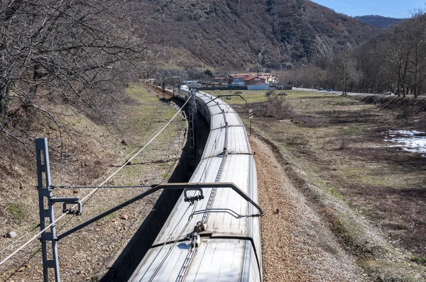 Train de moyenne distance sur voie ferrée ibérique — Photo