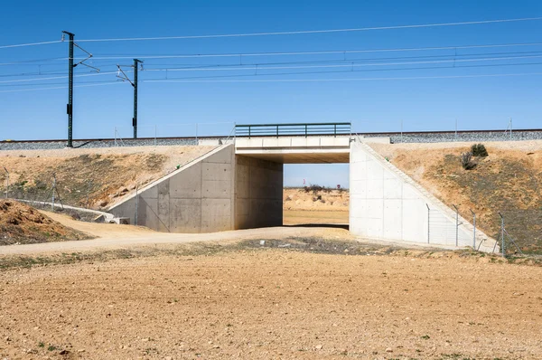 Underpass en el Tren de Alta Velocidad Madrid-Levante —  Fotos de Stock