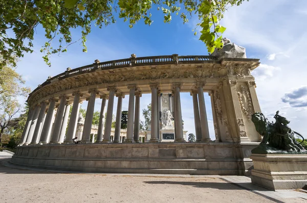 Monument van koning alfonso xii — Stockfoto