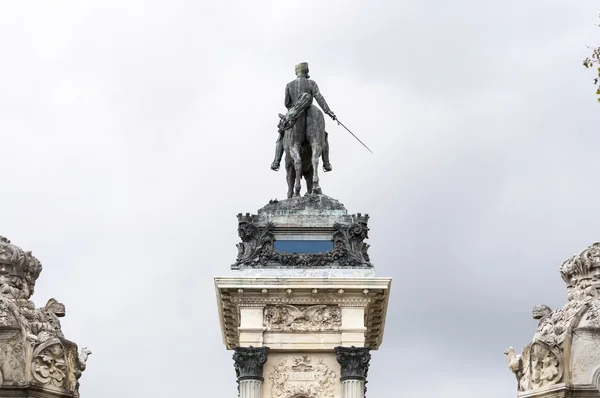 Monument till kung alfonso xii — Stockfoto