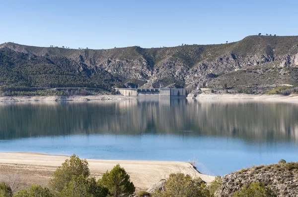 Weergaven van Buendia Reservoir — Stockfoto