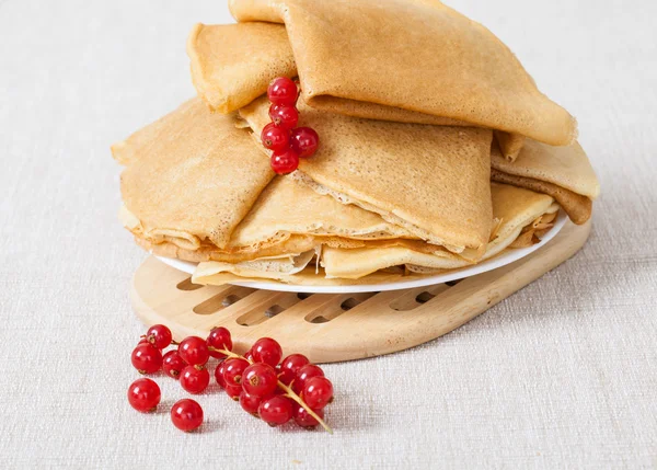 Groseille rouge et crêpes — Photo