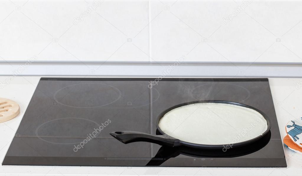 Baking of pancakes on the pan