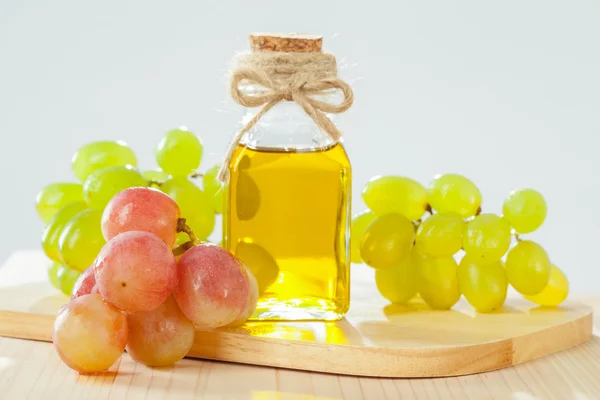 Natural grapeseed oil — Stock Photo, Image