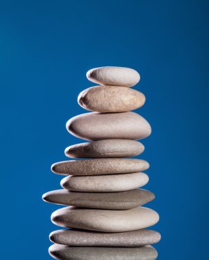 Çakıl-taşlardan piramit